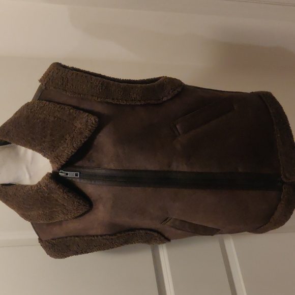 New! FRYE Faux Shearling Mocha brown Vest sz M - Picture 2 of 14